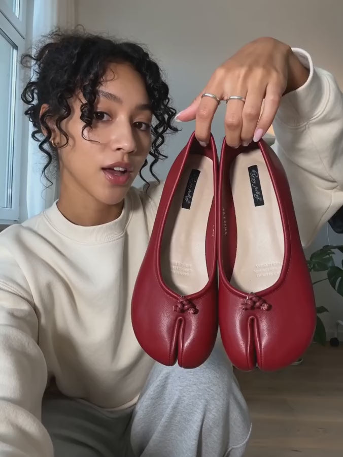Maria Unboxing & Try On UGC